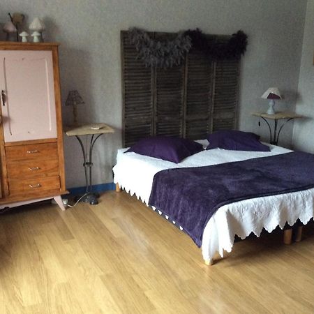 Le Relais Du Grand Logis Acomodação com café da manhã Civrieux Quarto foto
