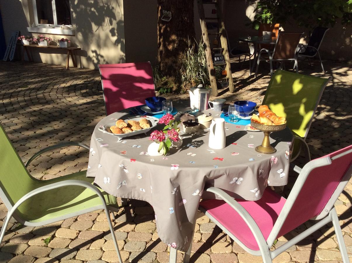 Le Relais Du Grand Logis Acomodação com café da manhã Civrieux Exterior foto