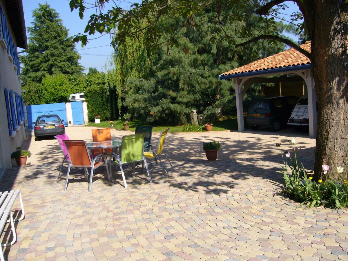 Le Relais Du Grand Logis Acomodação com café da manhã Civrieux Exterior foto