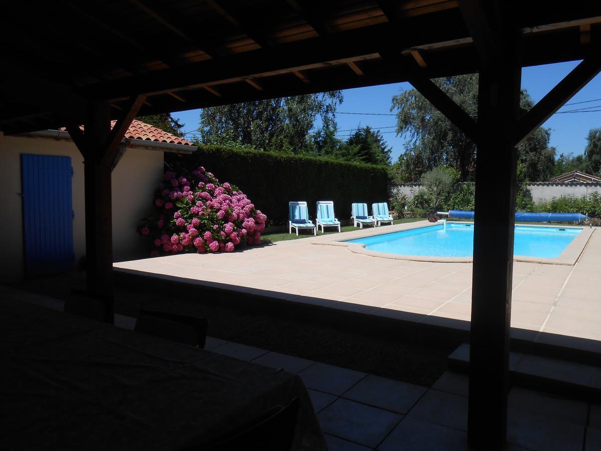 Le Relais Du Grand Logis Acomodação com café da manhã Civrieux Exterior foto