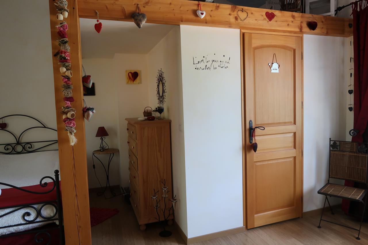 Le Relais Du Grand Logis Acomodação com café da manhã Civrieux Exterior foto